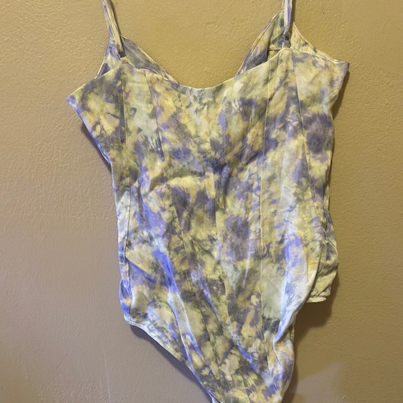 Zara White and Light Purple Floral Bodysuit - Picture 7 of 8